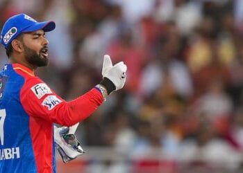 পান্তের মাইলফলকের ম্যাচে হার দিল্লির