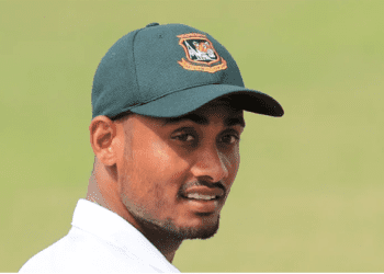 শঙ্কা কাটিয়ে একাদশে শরিফুল, অভিষেক হলো নাহিদ রানার