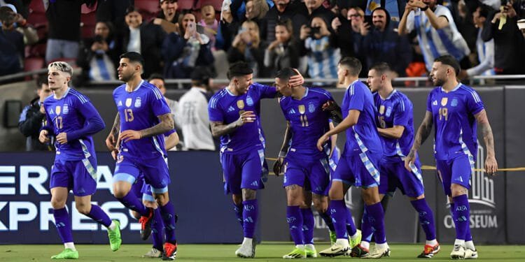 প্রথমে গোল হজম করেও অনায়াস জয় আর্জেন্টিনার