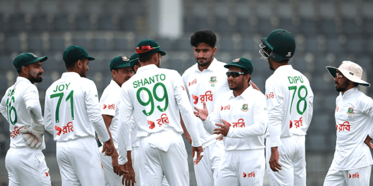 পাঁচশ’র বেশি লিড নিয়ে অবশেষে অলআউট শ্রীলঙ্কা