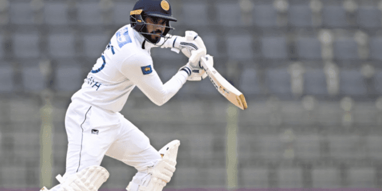 সেঞ্চুরি হাঁকিয়ে রেকর্ড গড়া ধনাঞ্জয়াকে ফেরালেন মিরাজ