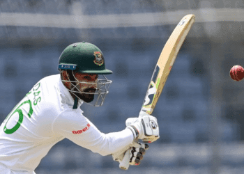 লিটনের উইকেট হারিয়ে মধ্যাহ্ন বিরতিতে বাংলাদেশ