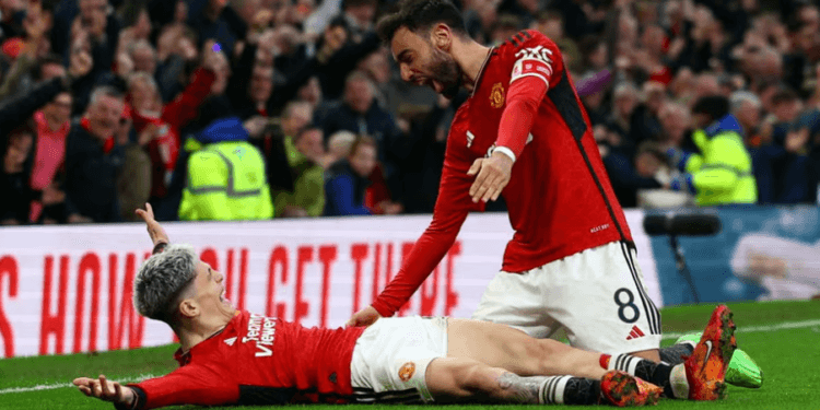 ৭ গোলের ম্যাচে লিভারপুলকে বিদায় করে সেমিতে ইউনাইটেড