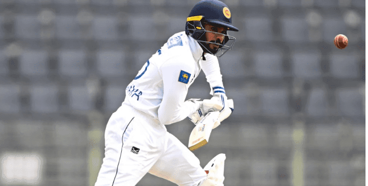 আক্রমণাত্বক ব্যাটিংয়ে ধনাঞ্জয়া-কামিন্দুর ফিফটি, ম্যাচে ফিরল শ্রীলঙ্কা