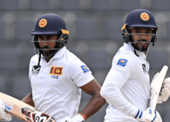 আবারও সেই ‘গলার কাঁটা’ ধনাঞ্জয়া-কামিন্দু, শ্রীলঙ্কার লিড তিনশ পার