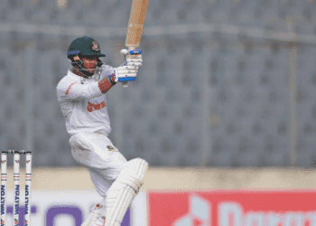 ইনিংসের শুরুতেই ফিরলেন জাকির-শান্ত