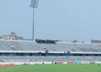 ঝড়ের কারণে ভাঙল মিরপুর স্টেডিয়ামের জায়ান্ট স্ক্রিন
