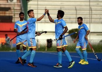 সুপার সিক্স বড় জয়ে শুরু করল আবাহনী-মোহামেডান