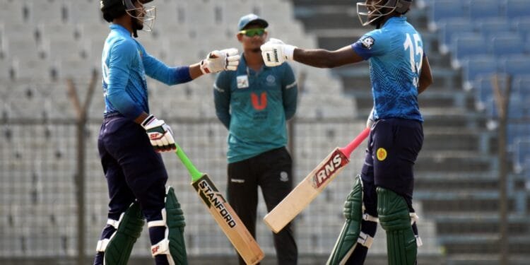 জাকেরের ৬ ছক্কা, মোহামেডানকে উড়িয়ে আবাহনীর আটে আট