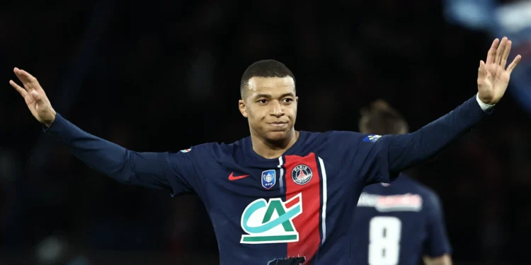 এমবাপের পেলান্টি মিস, গোলরক্ষককে কৃতিত্ব দিলেন পিএসজি কোচ