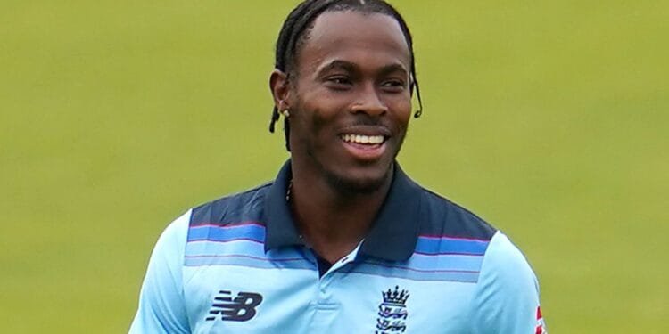 জোফ্রা আর্চারকে নিয়ে ইংল্যান্ডের টি-২০ বিশ্বকাপের দল