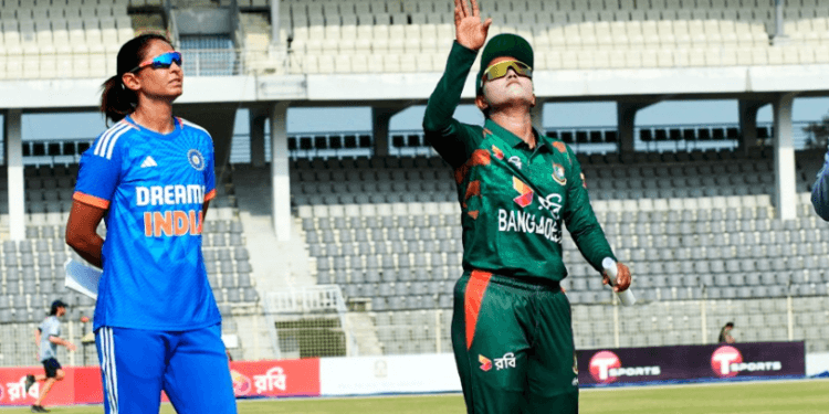 রাবেয়া-মারুফাদের দারুণ বোলিং, ভারতের চ্যালেঞ্জিং পুঁজি