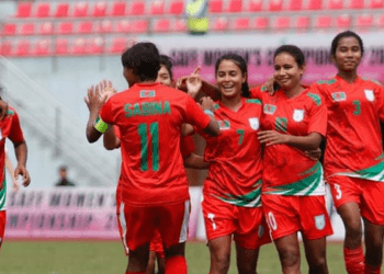 নারী ফুটবলারদের বেতন হবে ফিফার অনুদান থেকে!