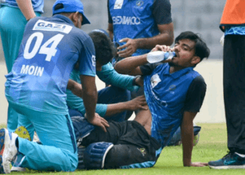 তীব্র গরমে প্রিমিয়ার লিগের সূচিতে বদল