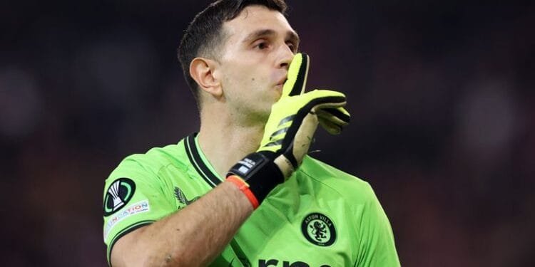 নিষেধাজ্ঞা পেলেন মার্টিনেজ