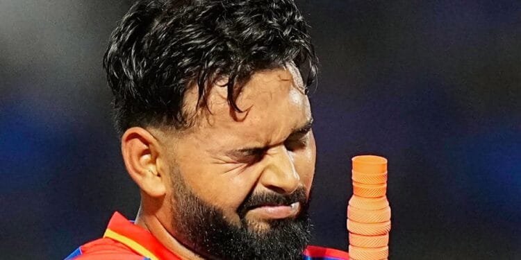 ঋশভ পন্থকে ২৪ লাখ রুপি জরিমানা করলো আইপিএল