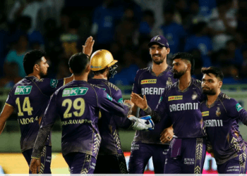 ২৪ কোটির বোলার অবশেষে পেলেন উইকেট