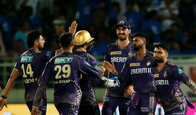 ২৪ কোটির বোলার অবশেষে পেলেন উইকেট