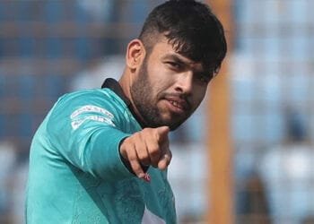 ‘আলোচিত’ ক্রিকেটার উসমান খান পাকিস্তান দলে