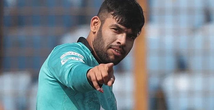 ‘আলোচিত’ ক্রিকেটার উসমান খান পাকিস্তান দলে