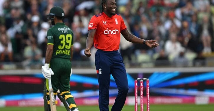 আর্চারের ফেরার ম্যাচে পাকিস্তানকে হারাল ইংল্যান্ড