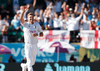 নিয়ে থামলেন ‘কিংবদন্তী’ ইংলিশ পেসার