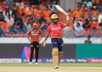 ঝড়ো ব্যাটিংয়ে হায়দ্রাবাদকে বিশাল লক্ষ্য দিল পাঞ্জাব