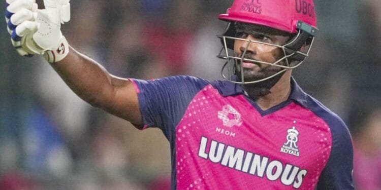 আউট হয়ে আম্পায়ারের সাথে তর্ক, শাস্তি পেলেন সঞ্জু