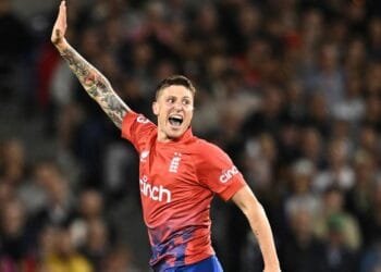 ক্রিকেট ম্যাচে বাজি ধরে নিষিদ্ধ ইংল্যান্ডের বোলার