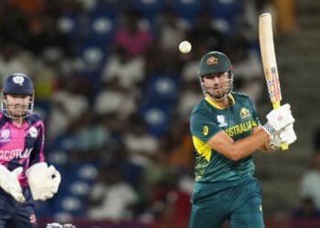 স্কটল্যান্ড হারিয়ে ইংল্যান্ডকে সুপার এইটে তুলল অস্ট্রেলিয়া