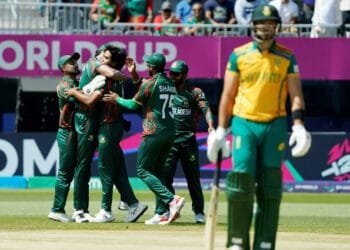 সাকিবের ক্যারিয়ার সেরা বোলিংয়ে অল্পতে থামল দ. আফ্রিকা