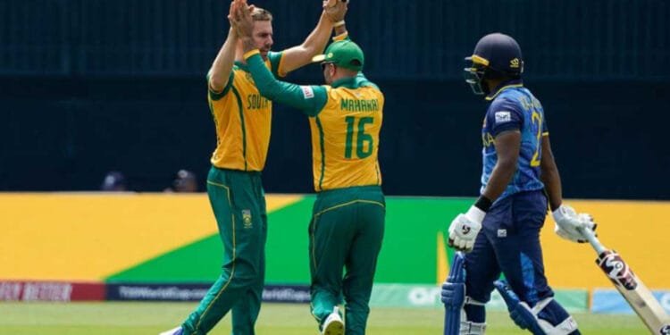 বাংলাদেশ ম্যাচের আগে বড় হার শ্রীলঙ্কার