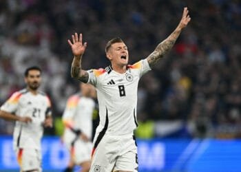 বিদায়ী ক্রুসের প্রশংসায় জার্মানি কোচ