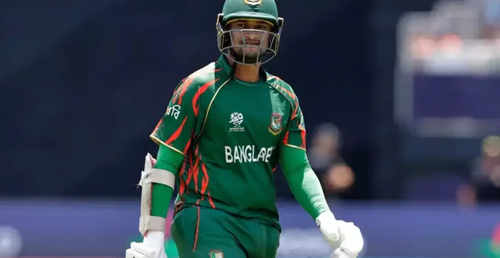 ব্যাটে-বলে ব্যর্থ সাকিব এক থেকে পাঁচে নেমে গেলেন