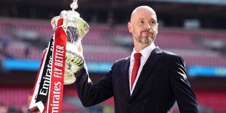 শিরোপা জিতে চাকরি বাঁচালেন ম্যানইউ কোচ এরিক টেন হাগ