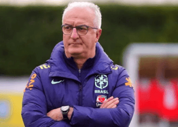 ধারাবাহিকতা আর ভারসাম্য চান ব্রাজিল কোচ