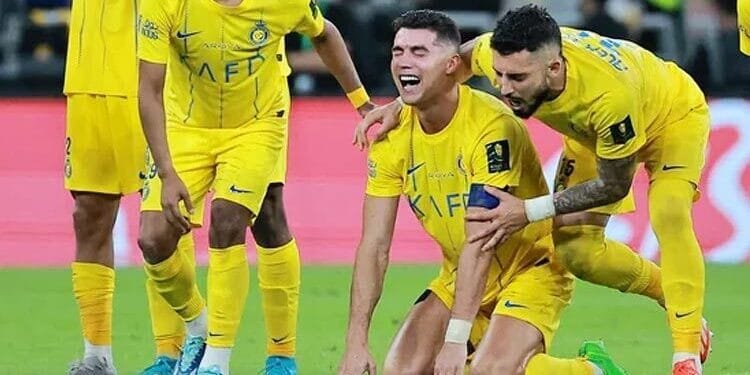 ফাইনালে হেরে কান্নায় ভেঙে পড়লেন রোনালদো