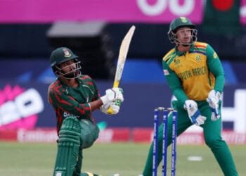 শেষ ওভারে হৃদয় ভাঙল বাংলাদেশের