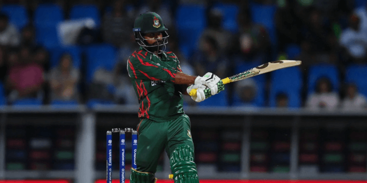 শান্ত-হৃদয়ের ব্যাটে বাংলাদেশের লড়াইয়ের পূঁজি