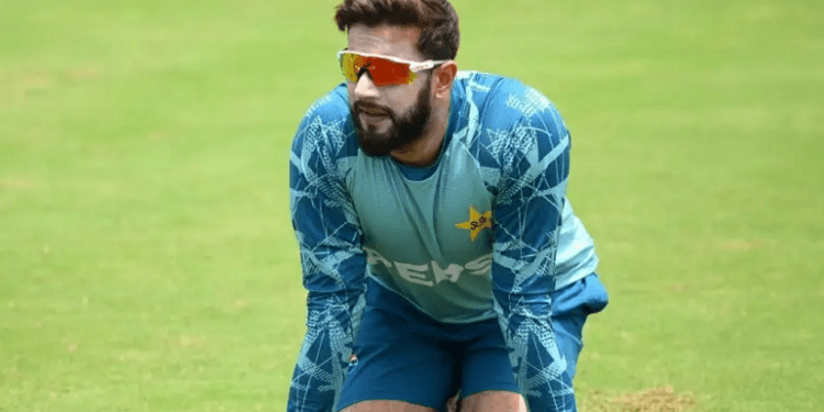 ভারতের বিপক্ষে একাদশে ফিরছেন ইমাদ ওয়াসিম