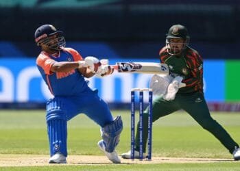 প্রস্তুতি ম্যাচে ৮ বোলার ব্যবহার করলেন শান্ত, বড় পুঁজি ভারতের