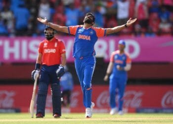 স্পিন বিষে ইংল্যান্ডকে গুঁড়িয়ে ফাইনালে ভারত