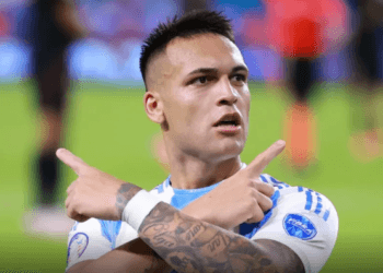 মার্টিনেজের জোড়া গোলে গ্রুপ চ্যাম্পিয়ন আর্জেন্টিনা