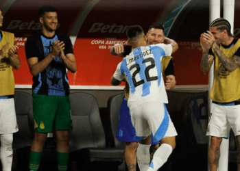 মেসিবিহীন আর্জেন্টিনার নায়ক মার্টিনেজ