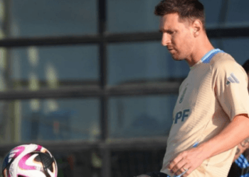 আর্জেন্টিনার অনুশীলনে যোগ দিয়েছেন মেসি