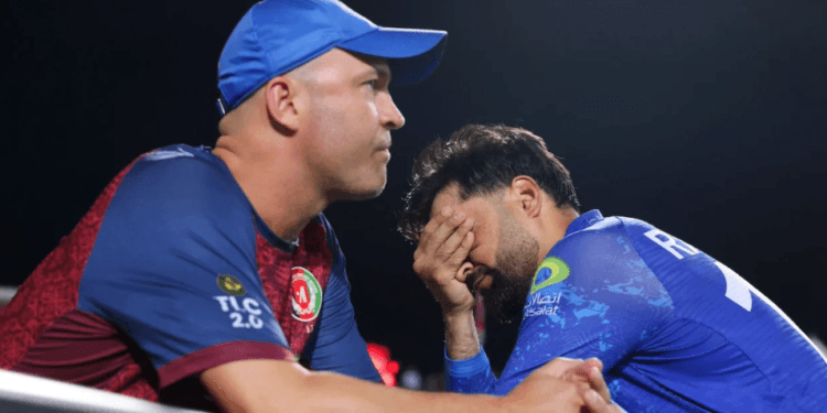 স্বপ্ন ভঙ্গের বেদনায় মাঠেই কাঁদলেন আফগানিস্তানের ক্রিকেটাররা