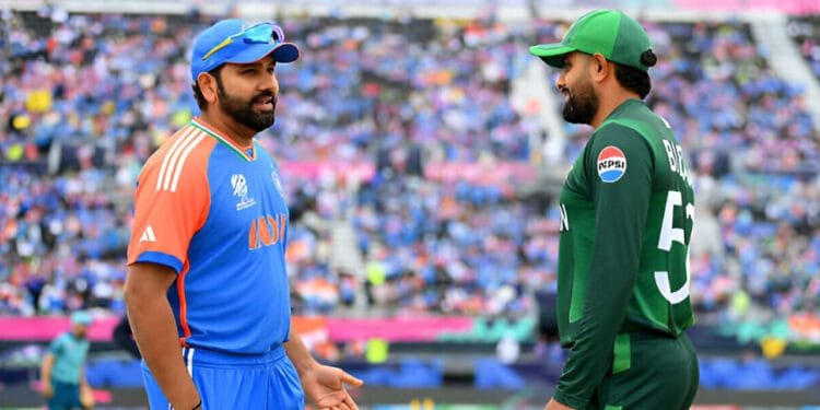 পাওয়ার প্লের ব্যাটিং, টানা ডট বল নিয়ে মুখ খুললেন বাবর