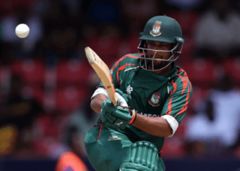 দুঃস্বপ্নের ঈদের সকাল, নেপালিদের বোলিং তোপে এবার দুই সাকিবেরও বিদায়