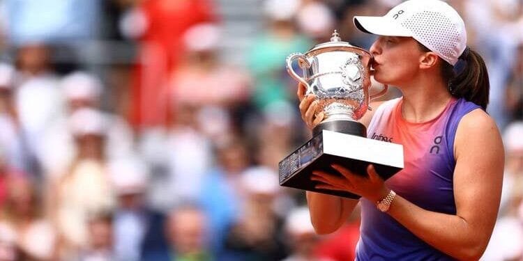 ৬৭ মিনিটের ঝড়ে ফ্রেঞ্চ ওপেনে হ্যাটট্রিক শিরোপা শিয়ানটেকের