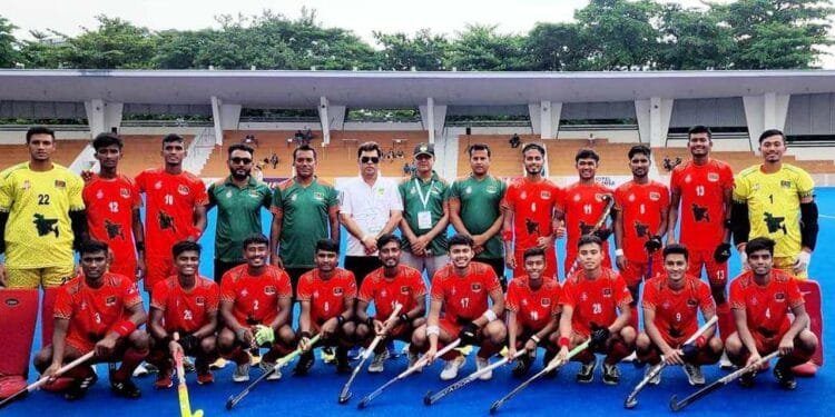 পুরুষ দল জিতলেও নারী দলের হার